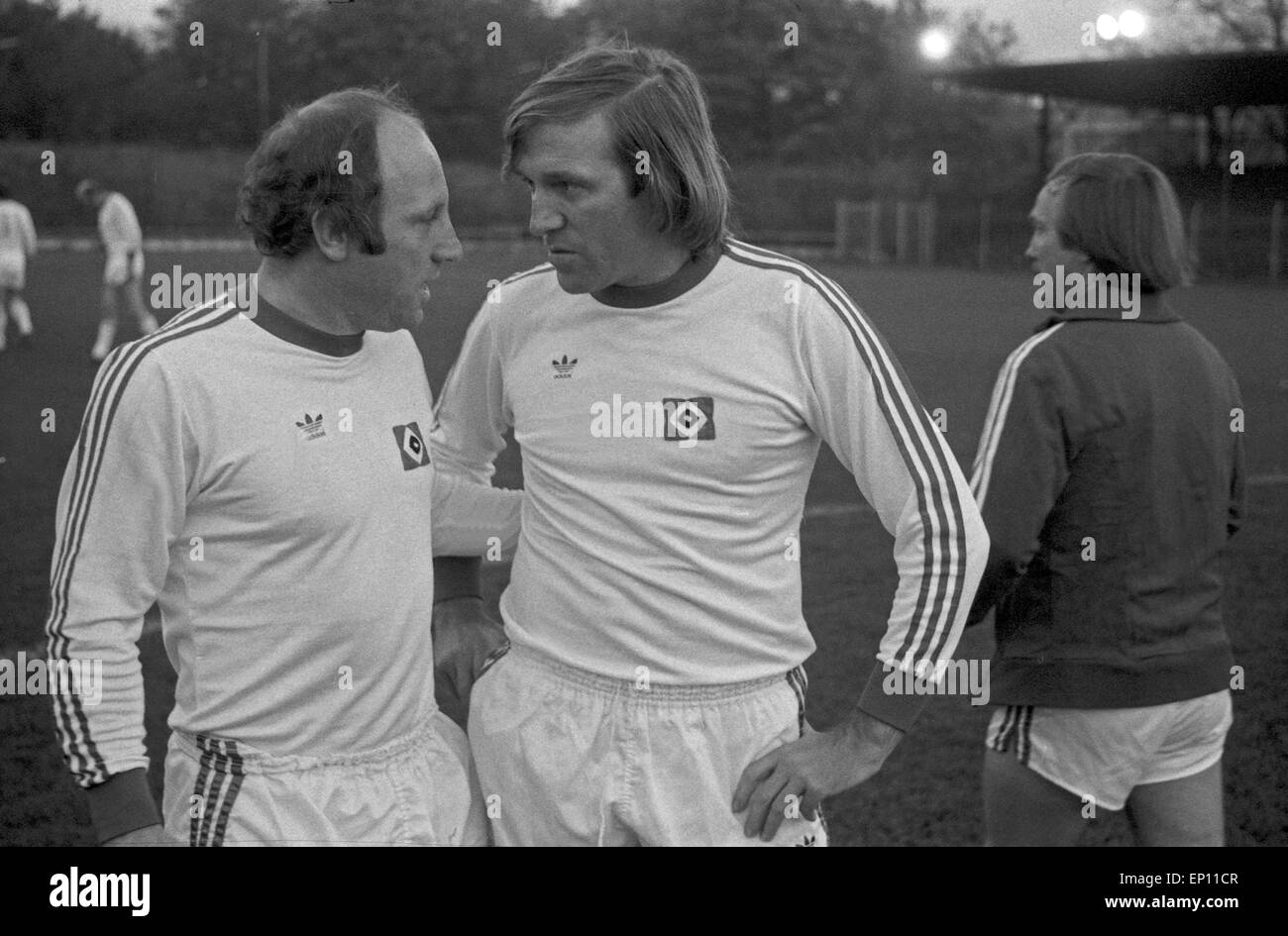 Deutschen Fußballer Günter Netzer Virginia Afflerbach Uwe und beim Altherrenspiel gegen Hessen Kassel en HSV Hamburg, Deutschland Ende 19 Banque D'Images