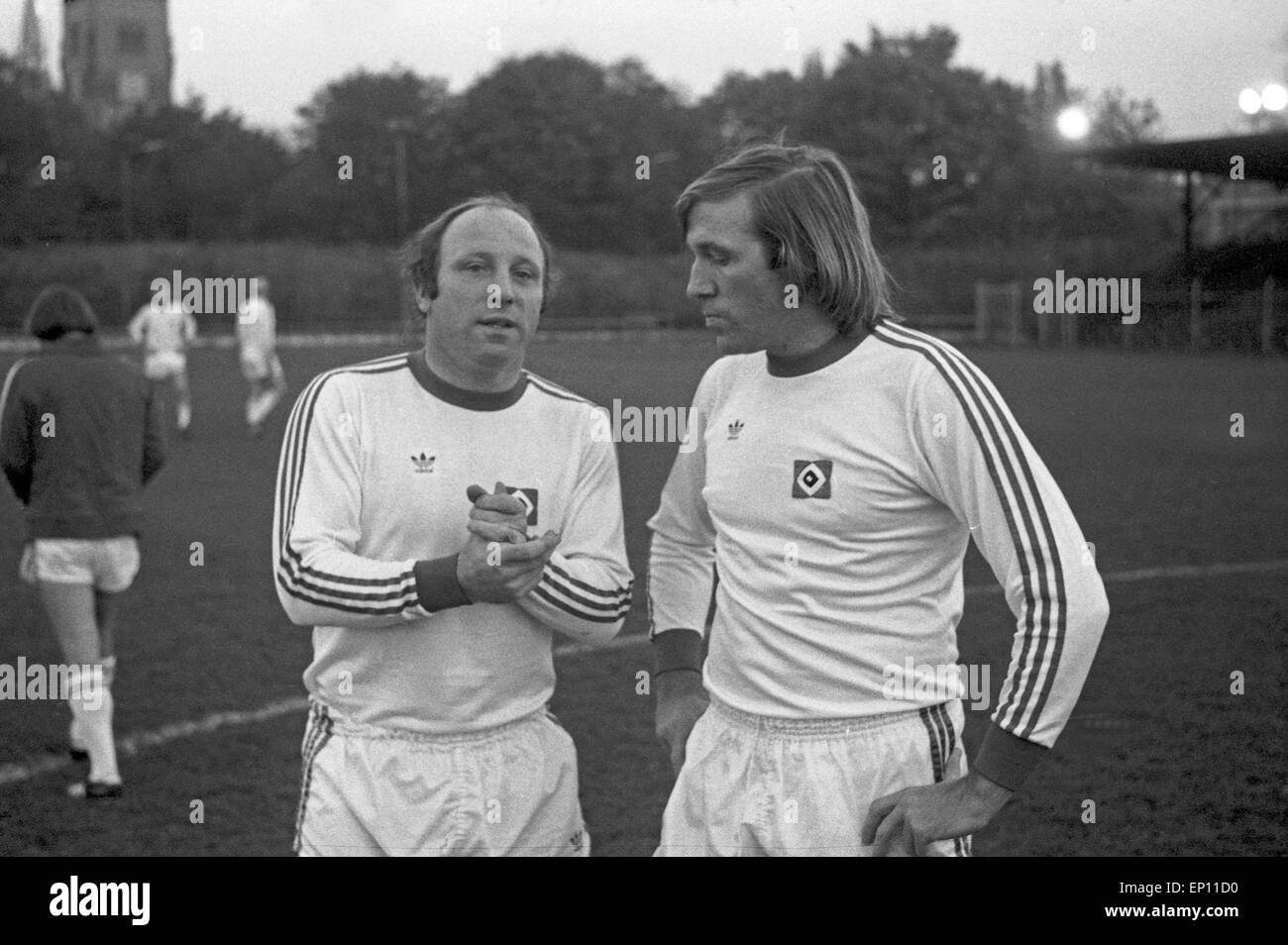 Deutschen Fußballer Günter Netzer Virginia Afflerbach Uwe und beim Altherrenspiel gegen Hessen Kassel en HSV Hamburg, Deutschland Ende 19 Banque D'Images