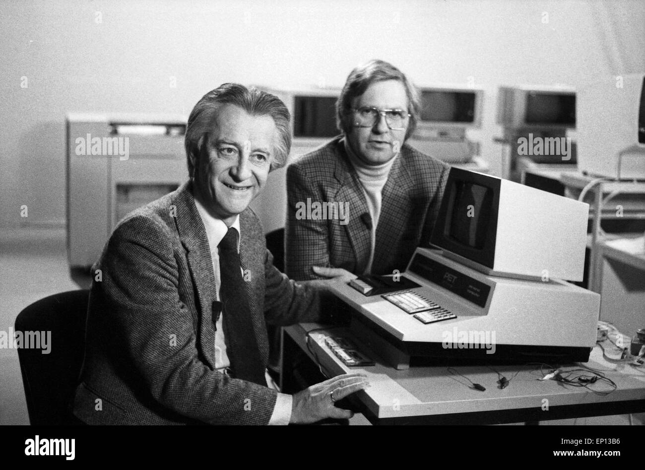 Beiden Moderatoren der Ratgeber Sendung 'Ordinateur, Ordinateur ?", Peter Brückner und Thomas von Randow unter der Regie von ule Banque D'Images