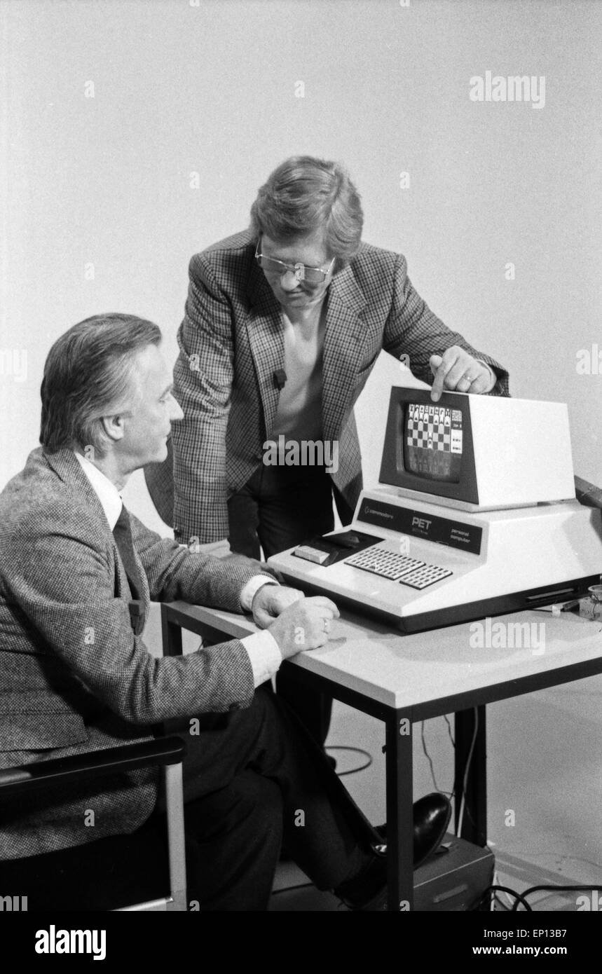 Beiden Moderatoren der Ratgeber Sendung 'Ordinateur, Ordinateur ?", Peter Brückner und Thomas von Randow unter der Regie von ule Banque D'Images