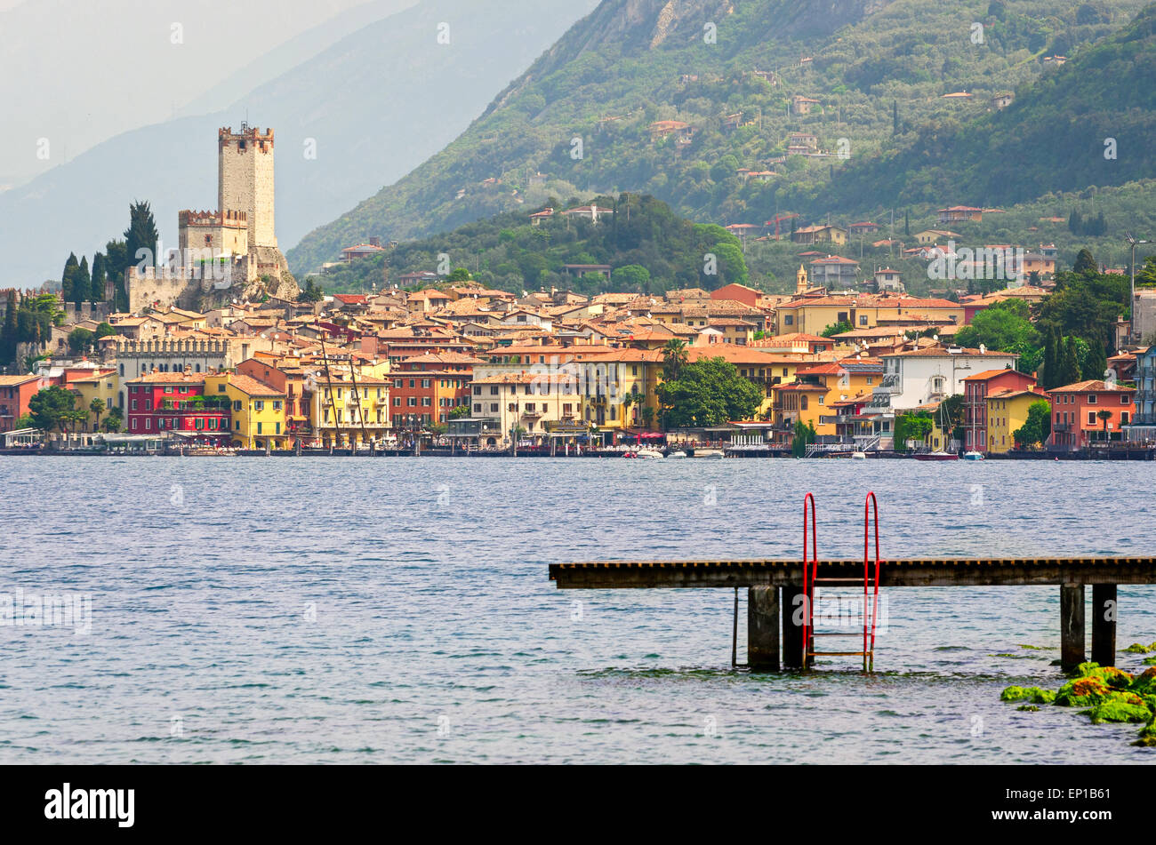 Le lac de Garde, de la ville de Malcesine (Veneto, Italie) Banque D'Images