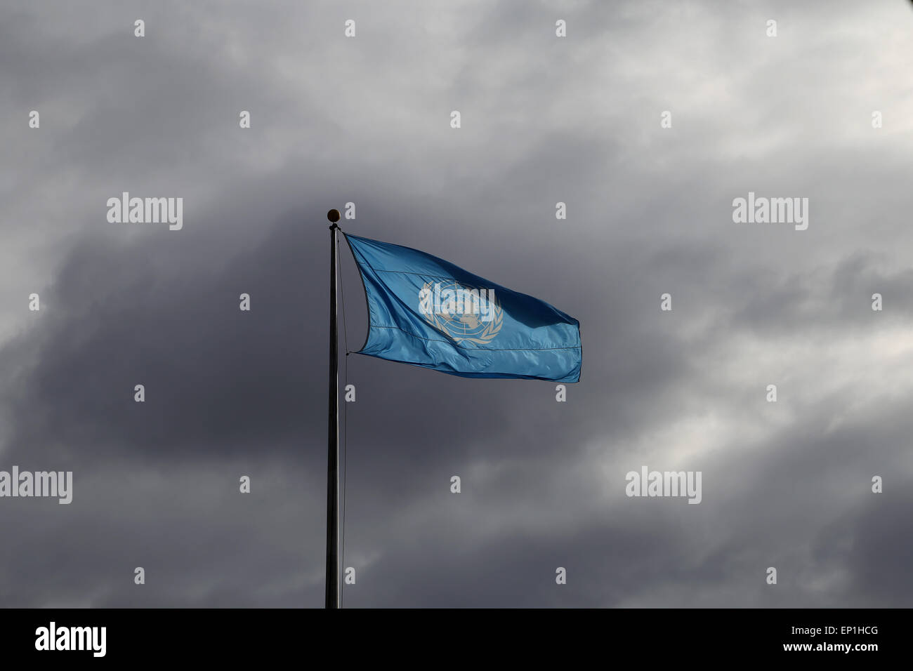 Le flag flying au Siège de l'Organisation des Nations Unies. La ville de New York. USA. Banque D'Images
