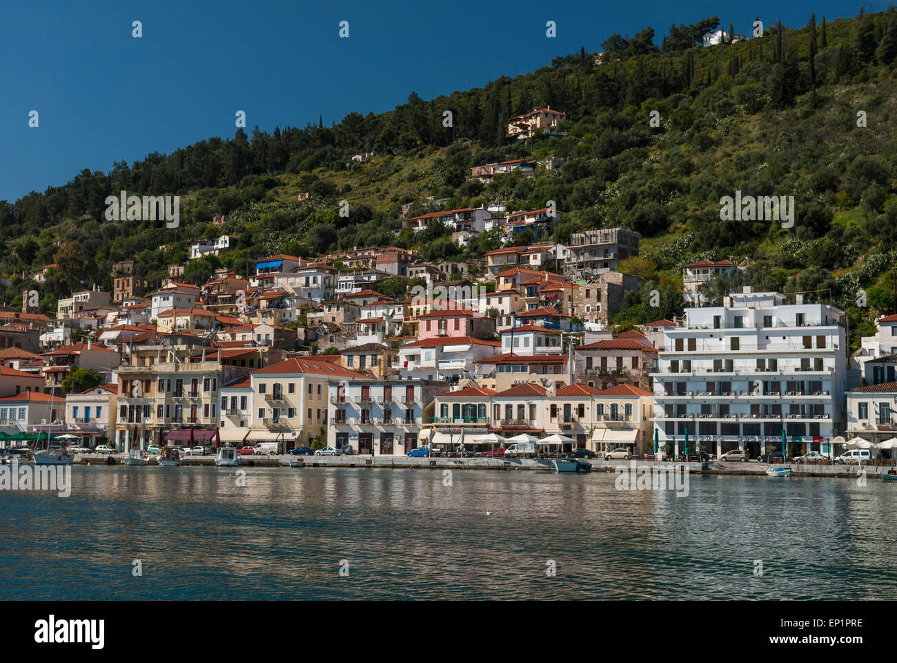 Bateaux dans le port de Vathy en Grèce Banque D'Images