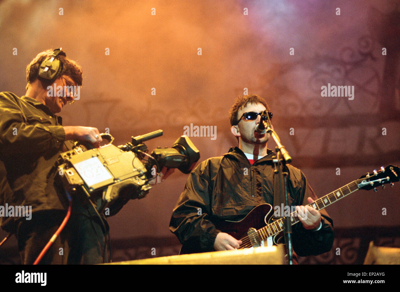 La Hillsborough Justice Concert tenu à Anfield, Liverpool. Ian Broudie, chanteur de The Lightning Seeds. 10 mai 1997. Banque D'Images