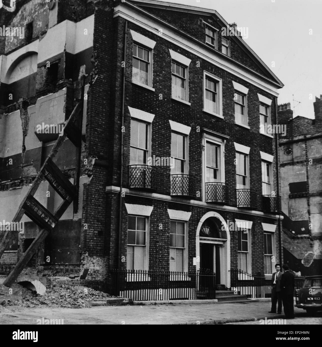 Les Chinois Seamen's hostel en Saint George Square, Liverpool qui fait l'objet d'un débat pour le tirer vers le bas et re-développer le site. Banque D'Images