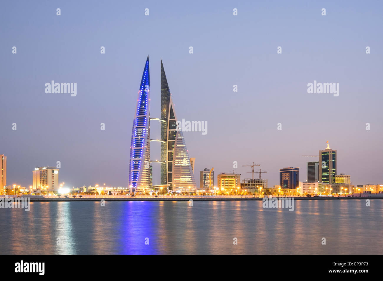 Avis de World Trade Center et les toits de Manama au Royaume de Bahreïn Banque D'Images