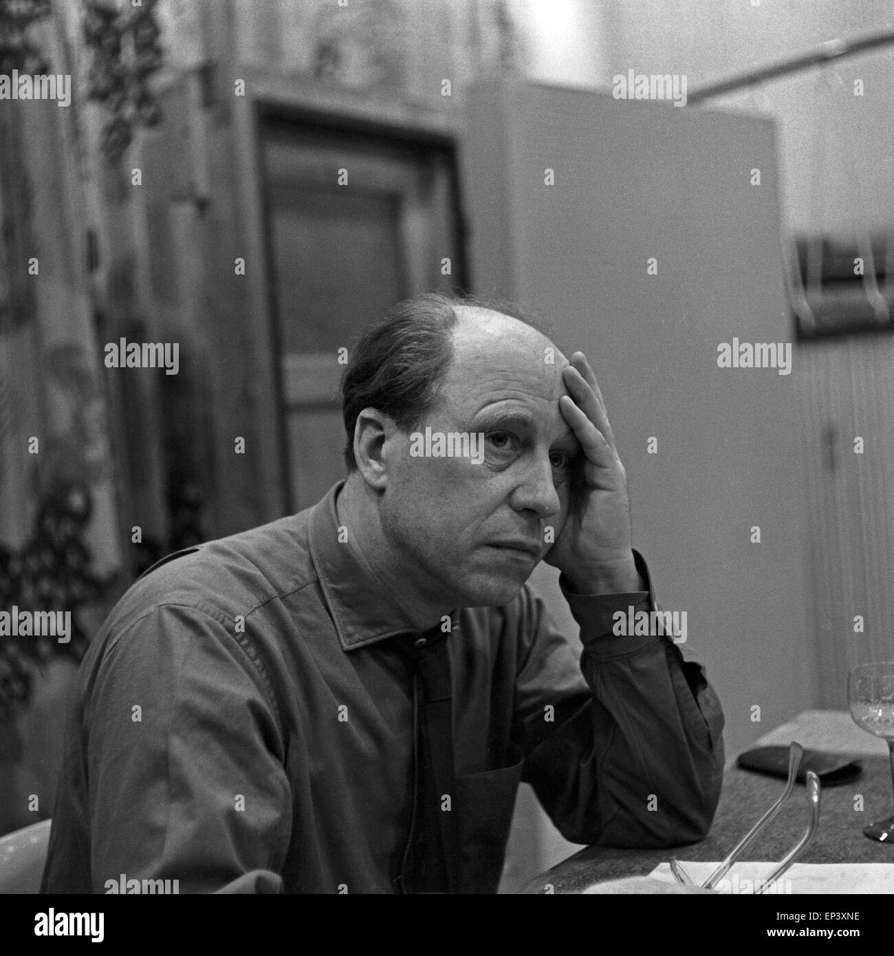 Acteurs et Actrices Deutscher Werner Hinz à Hamburg, Deutschland 1950er Jahre. L'acteur allemand Werner Hinz à Hambourg, Allemagne 1950. Banque D'Images