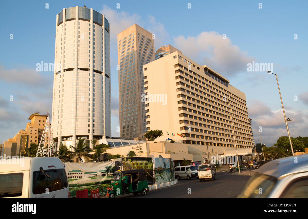 Les bâtiments d'architecture moderne le centre de Colombo, Sri Lanka, Asie - Galadari Hotel et BOC building World Trade Center Twin Towers Banque D'Images