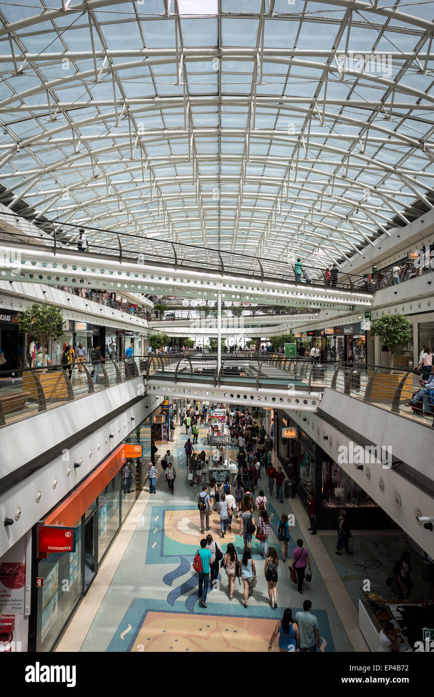Centro Vasco da Gama shopping mall dans le Parque das Atlantico Lisbonne Portugal. Banque D'Images