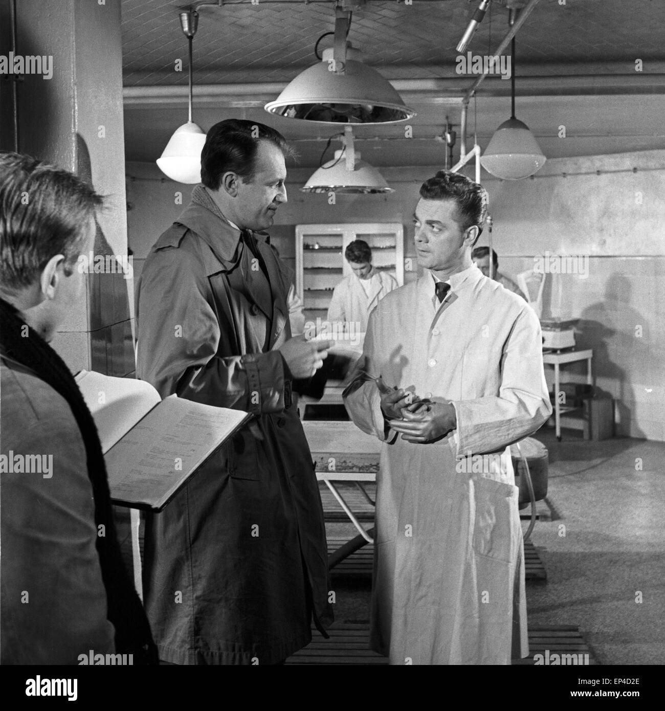 Szenenfoto aus der zwölfte épisode comme "Messer" Fernsehkrimiserie «tahlnetz aus der', Deutschland 1958, Regie : Jürgen Roland, D Banque D'Images