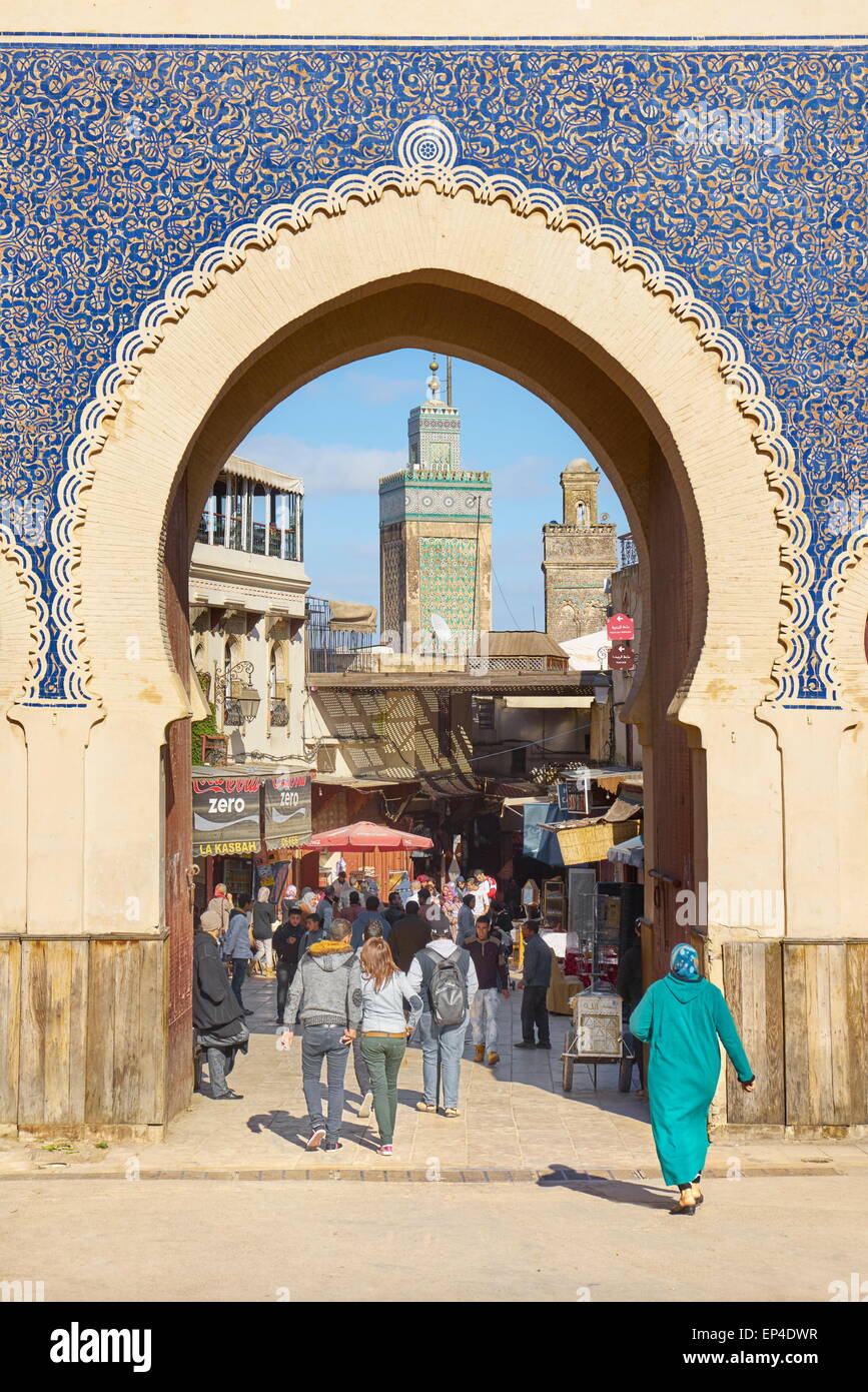 Fès Médina, Bab Bou Jeloud Gate, le Maroc, l'Afrique Banque D'Images