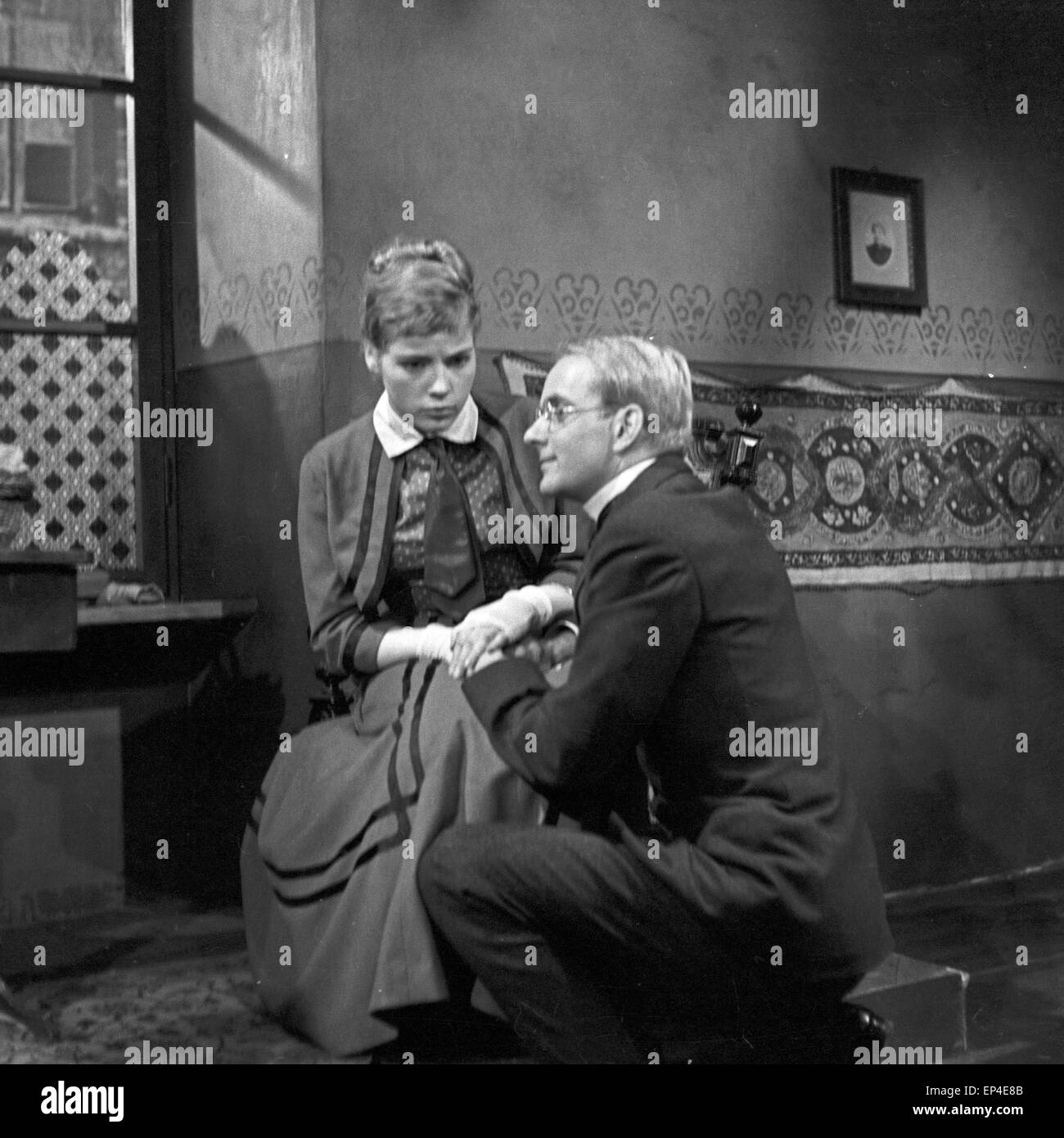 Dreharbeiten zu', 'Die Ratten Fernsehspiel, Deutschland 1959, Regie : John OLDEN, acteurs : Rolf Nagel, Renate Schroeter Banque D'Images