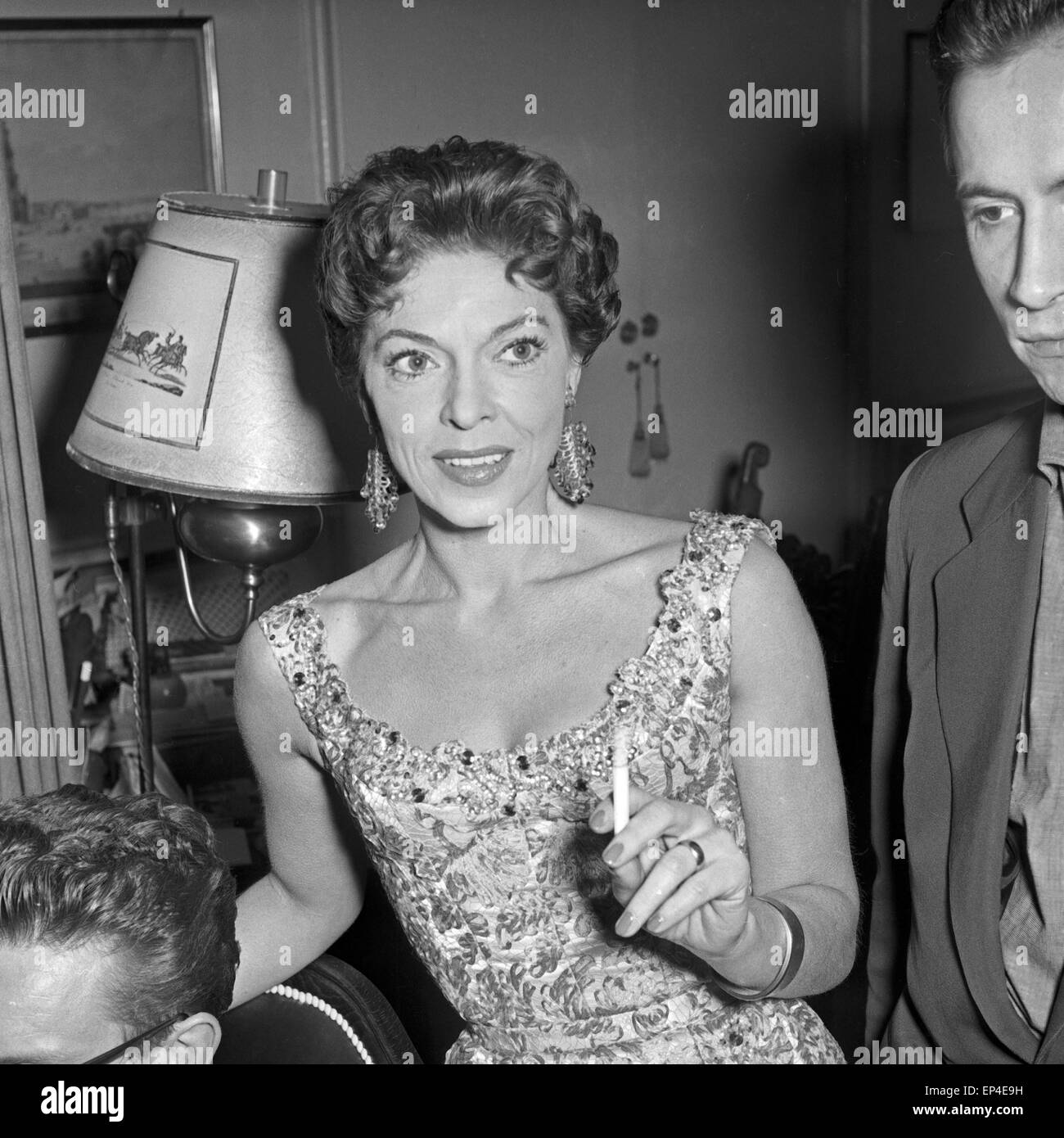 Deutsche Schauspielerin und Tänzerin Maria Litto und ihr Mann Heinz Schmiedel, Deutschland 1950er Jahre. L'actrice allemande et Banque D'Images