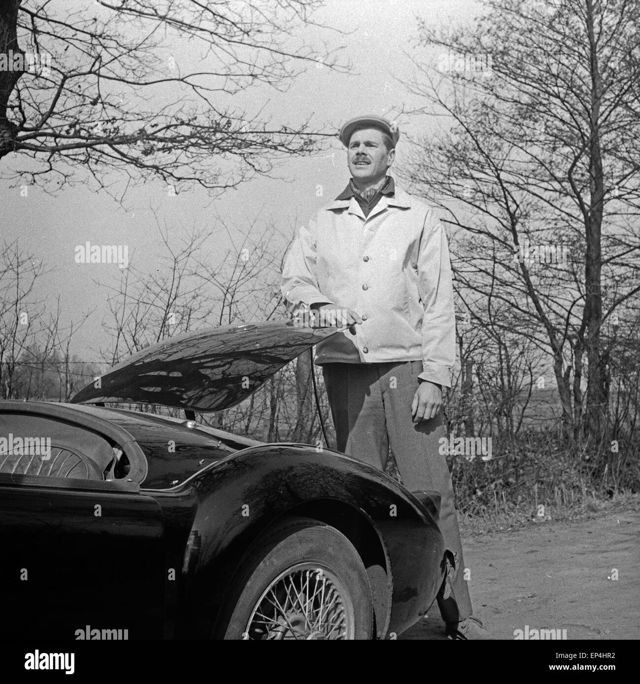 Zum Dreharbeiten Fernsehspiel 'Claudia', Deutschland 1960 er Jahre. Acteurs allemands à l'ensemble de TV film 'Claudia', Allemagne 1960 Banque D'Images Zum Dreharbeiten Fernsehspiel 'Claudia', Deutschland 1960 er Jahre. Acteurs allemands à l'ensemble de TV film 'Claudia', Allemagne 1960 Banque D'Images