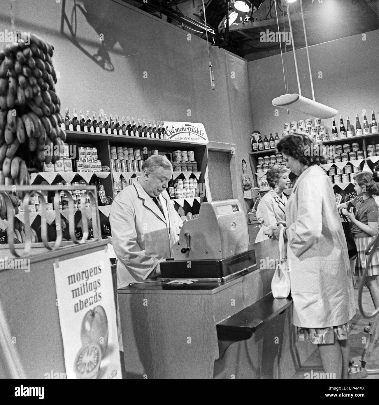 'Épisode' Fernsehserie Gemüseladen aus der "Oben und unten', Deutschland 1960 - 1961, Regie : Siegfried Wagner, Szenenfoto Oswald Banque D'Images