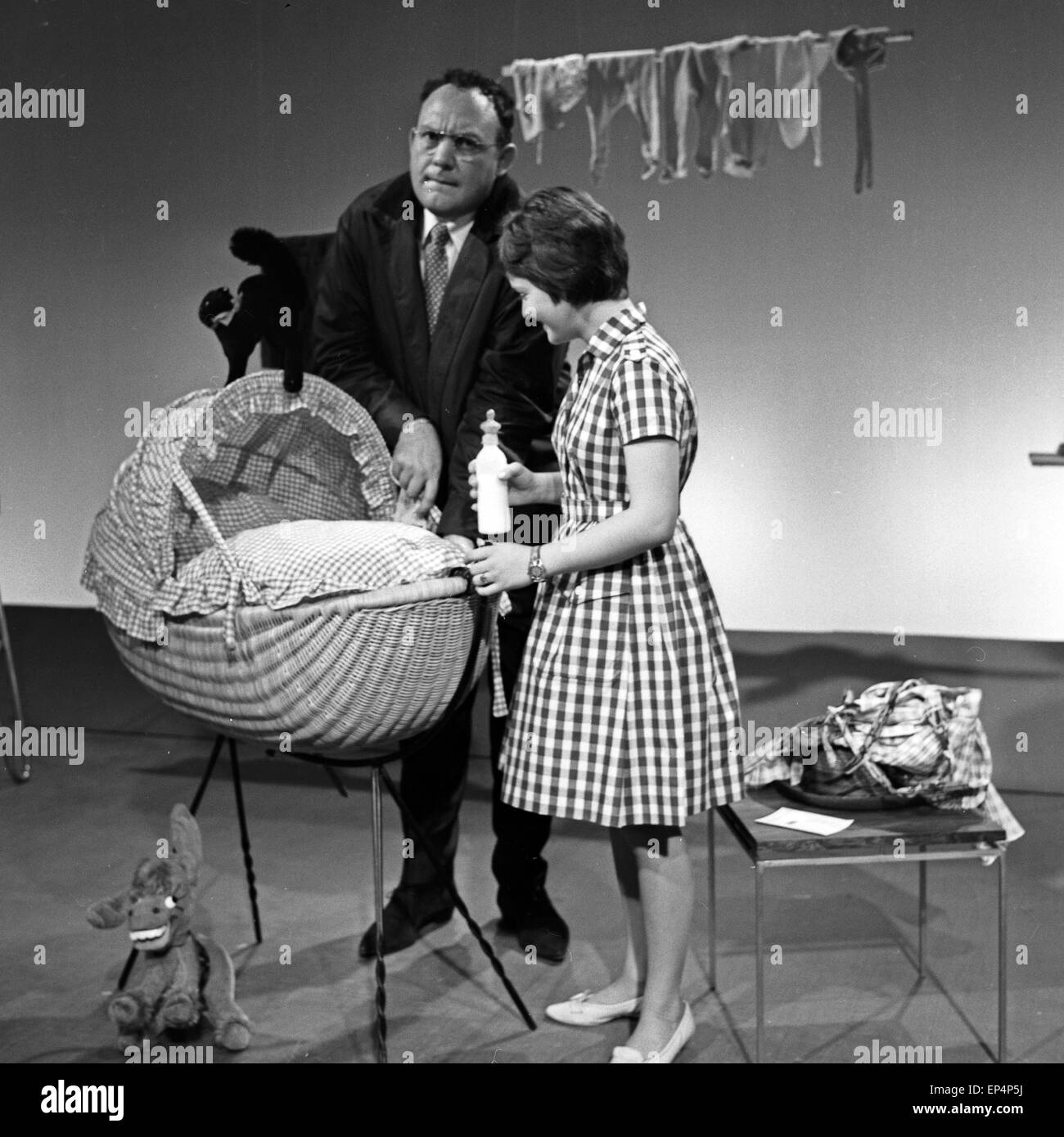 Die erste Folge der Musiksendung 'Musik aus Studio B' mit den Sängern Gissy Bendix Ralf und Jung, Deutschland 1960 er Jahre. Firs Banque D'Images