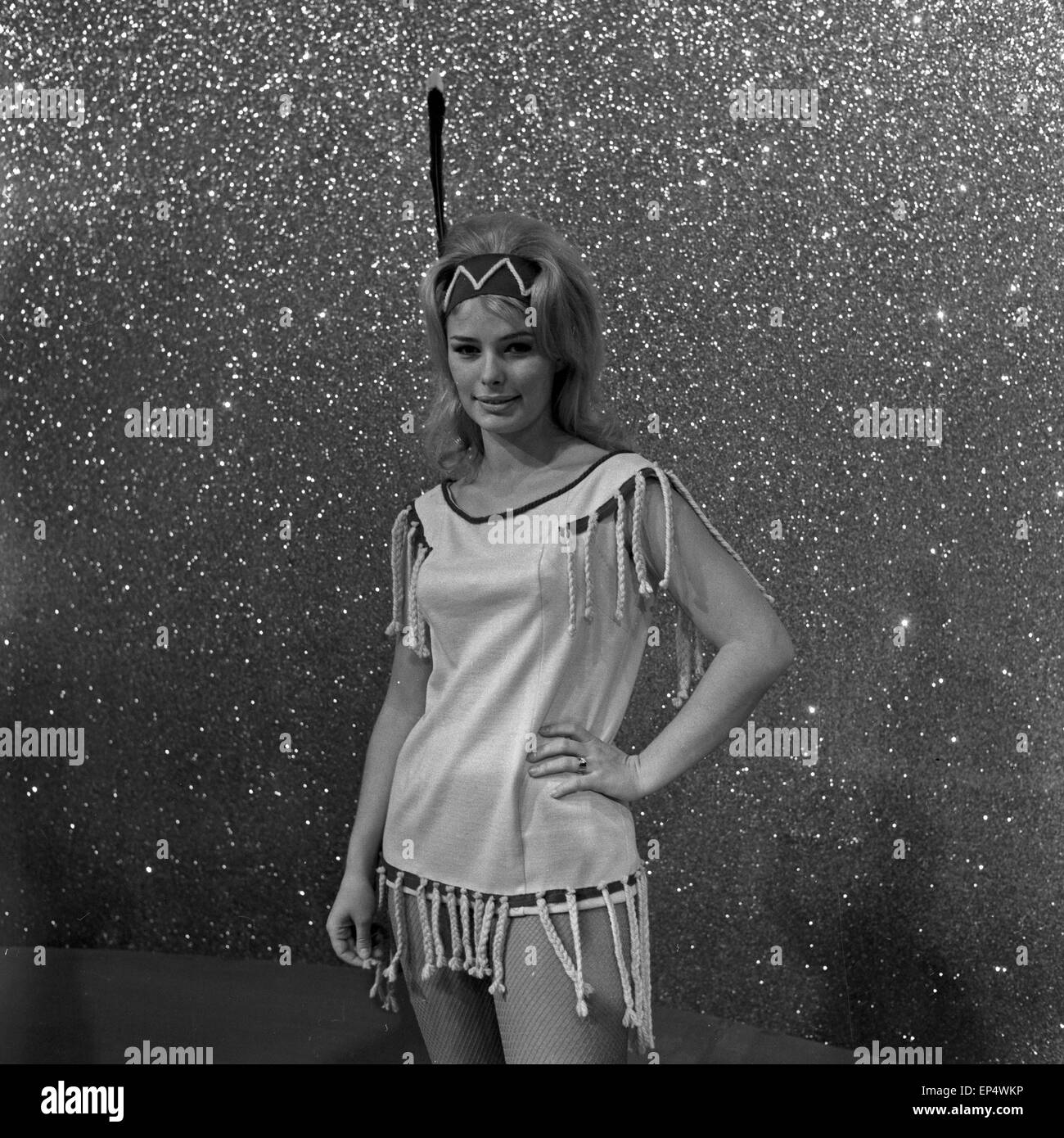 Musik aus Studio B, Musiksendung, Deutschland 1962 Gaststar, Vivi Bach singt ihren Titel 'Ein kleines Indianergirl» Banque D'Images