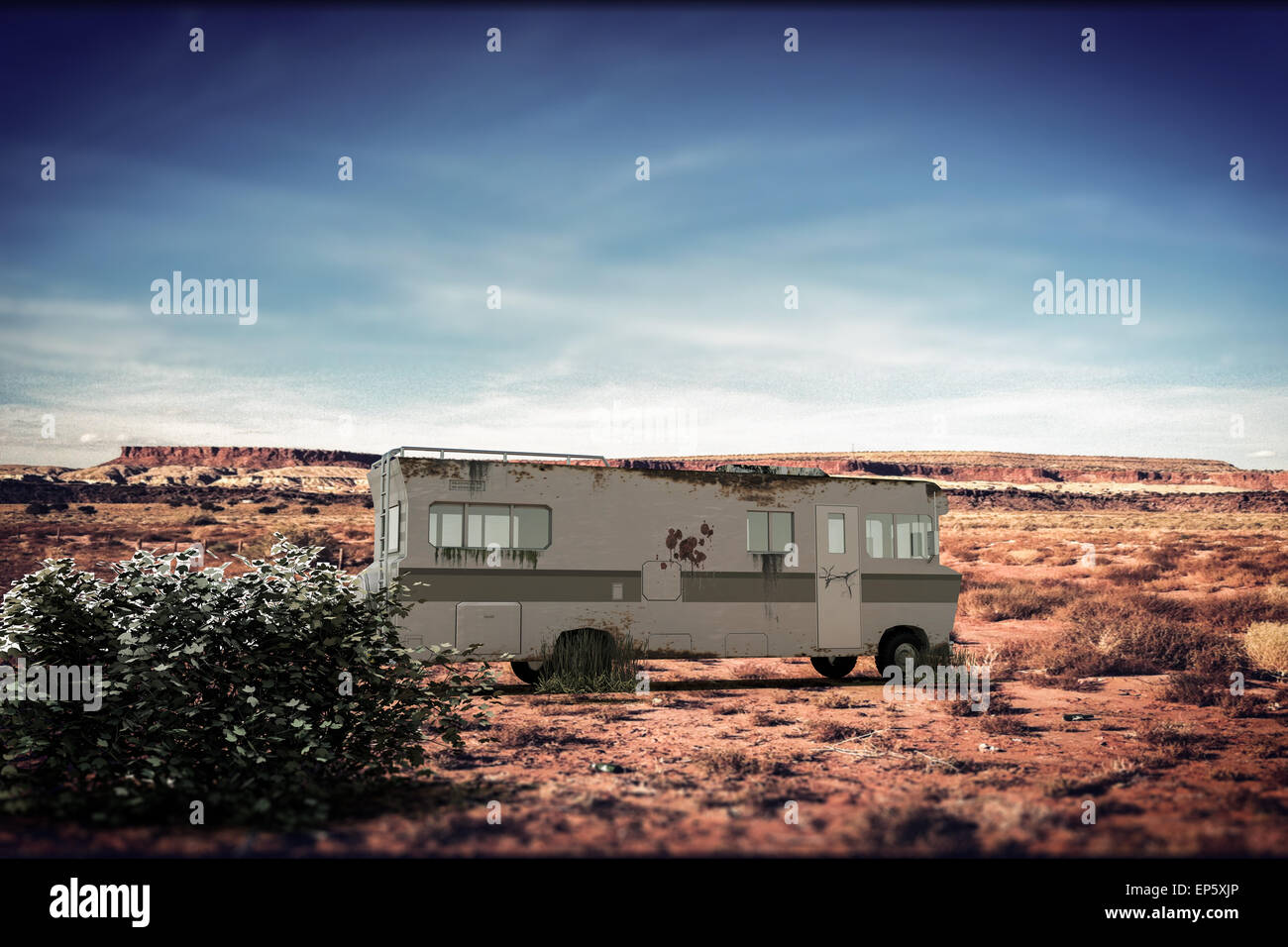 Old rusty camper dans désert du Nouveau Mexique Banque D'Images