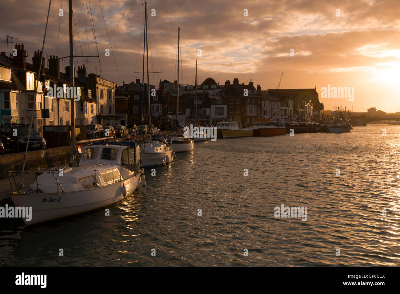 Coucher du soleil dans le port de Weymouth, Dorset, Angleterre, Royaume-Uni Banque D'Images