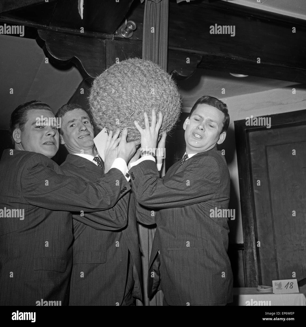 Wilfried Meidom Leinen los ! Musiksendung Maritime, Deutschland, 1964 Contributeurs : das  Medium Terzett, bestehend aus Helmut Niekamp, Wilfried Wit Photo Stock -  Alamy