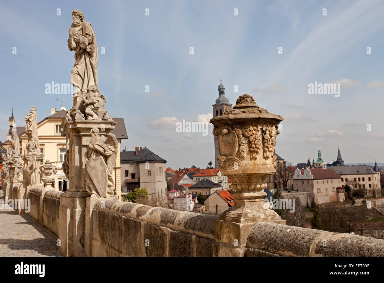 Kutna Hora : statues en face du collège des Jésuites Banque D'Images