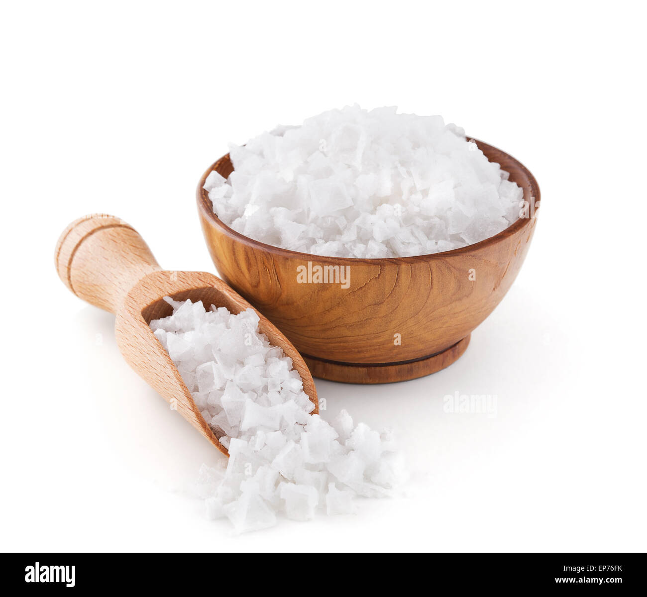 Flocons de sel de mer de Chypre dans un bol en bois Banque D'Images