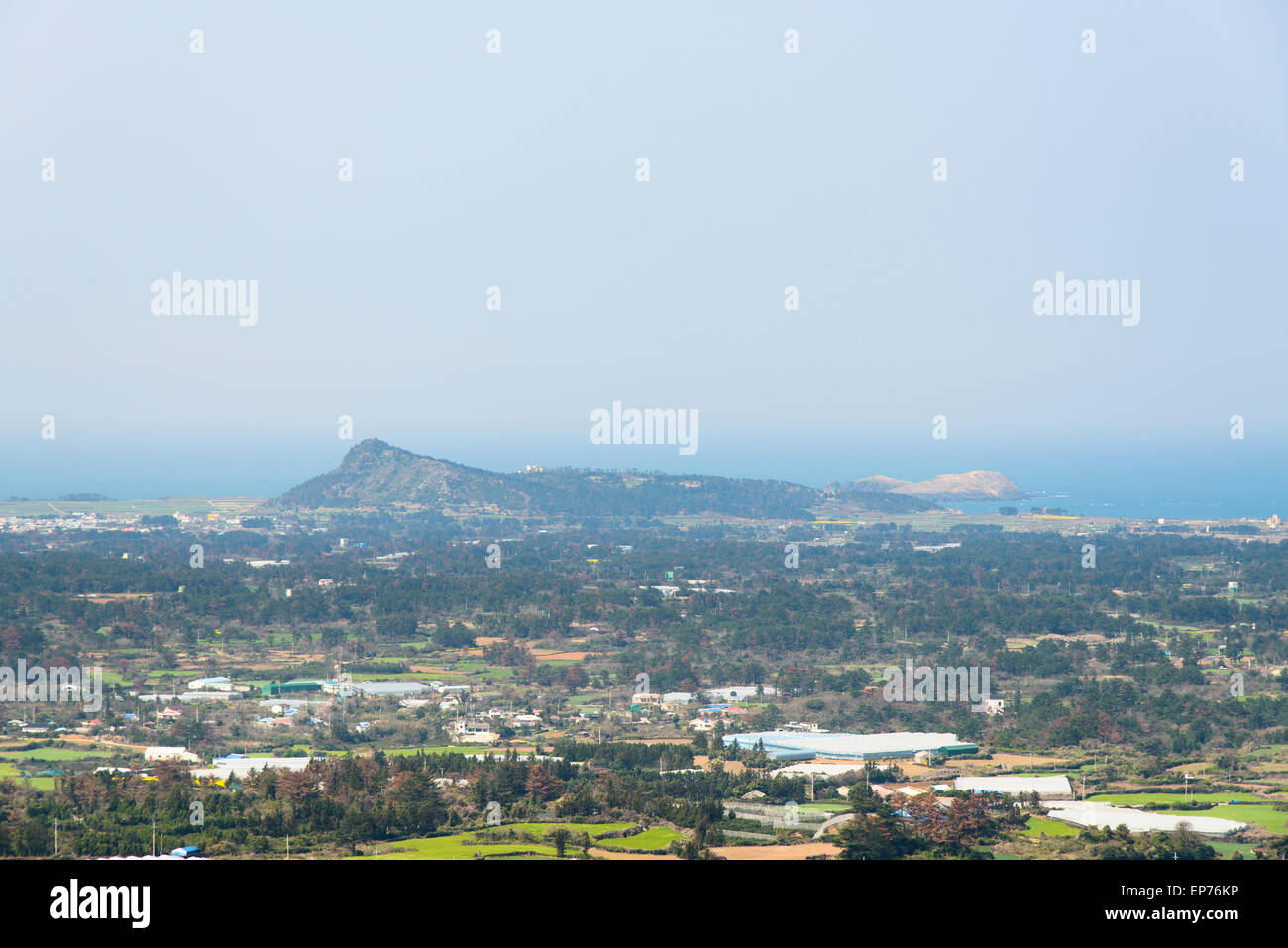 Chagwido island vue depuis le haut de Jeoji Oreum dans l'île de Jéju, en Corée. Banque D'Images