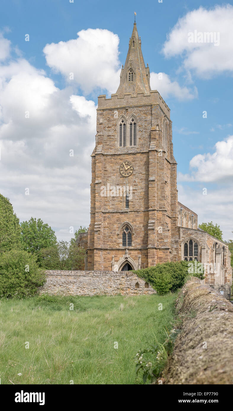 St Andrew's Church (Lyddington, Rutland, Angleterre), qui a été construit principalement dans les années 1300 et années 1400 à côté d'un palais du bisho Banque D'Images