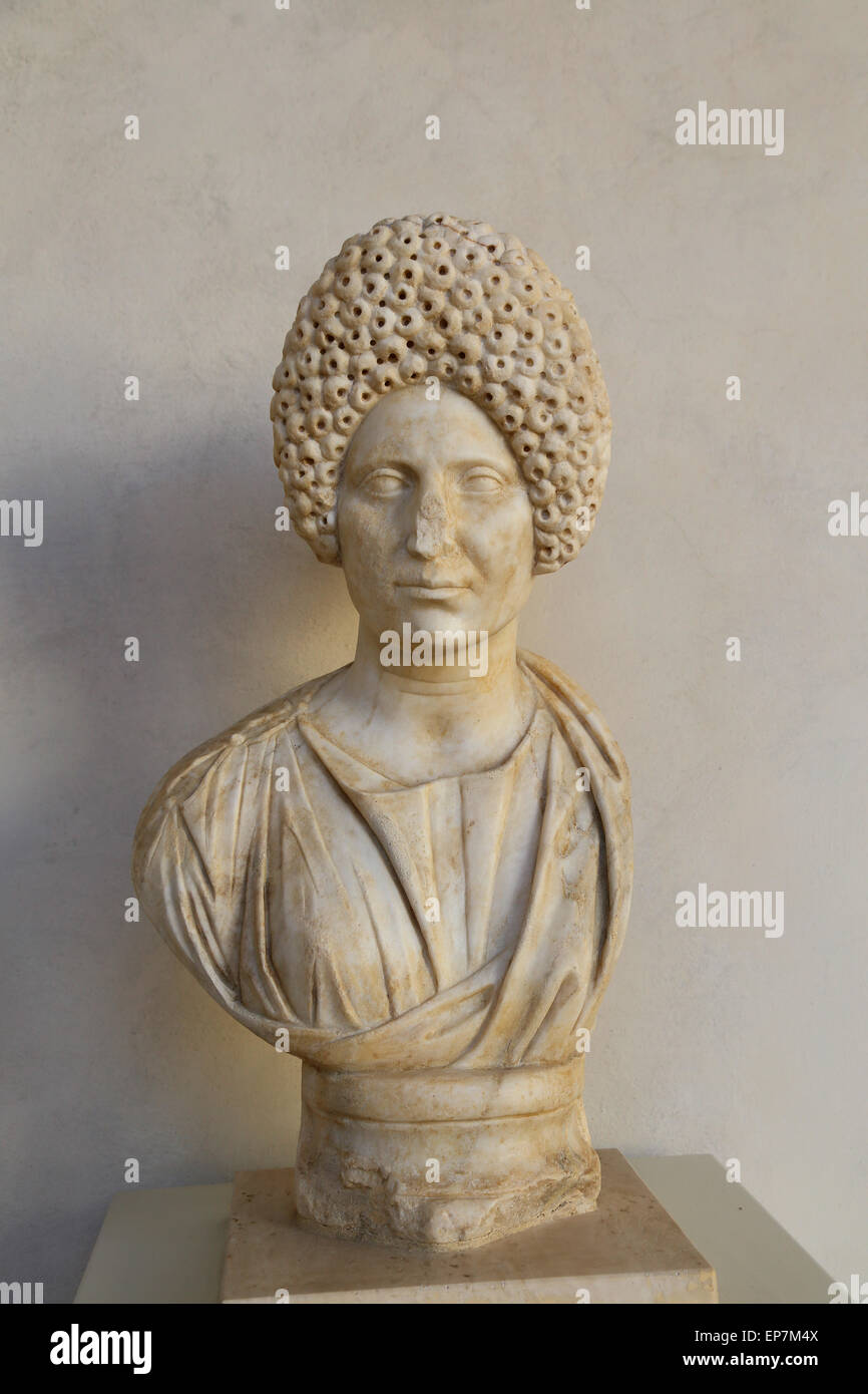 Portrait. Vieille Femme. C. 110 AD. Roman. Musée National Romain. Thermes de Dioclétien. Rome. L'Italie. Banque D'Images