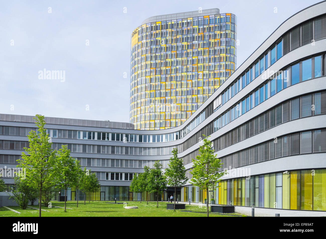 Immeuble de bureaux modernes de l'automobile club d'Allemagne. L'ADAC a été fondée le 24 mai 1903 à Stuttgart, l'hôtel Silver comme l'Association allemande les motards. Banque D'Images