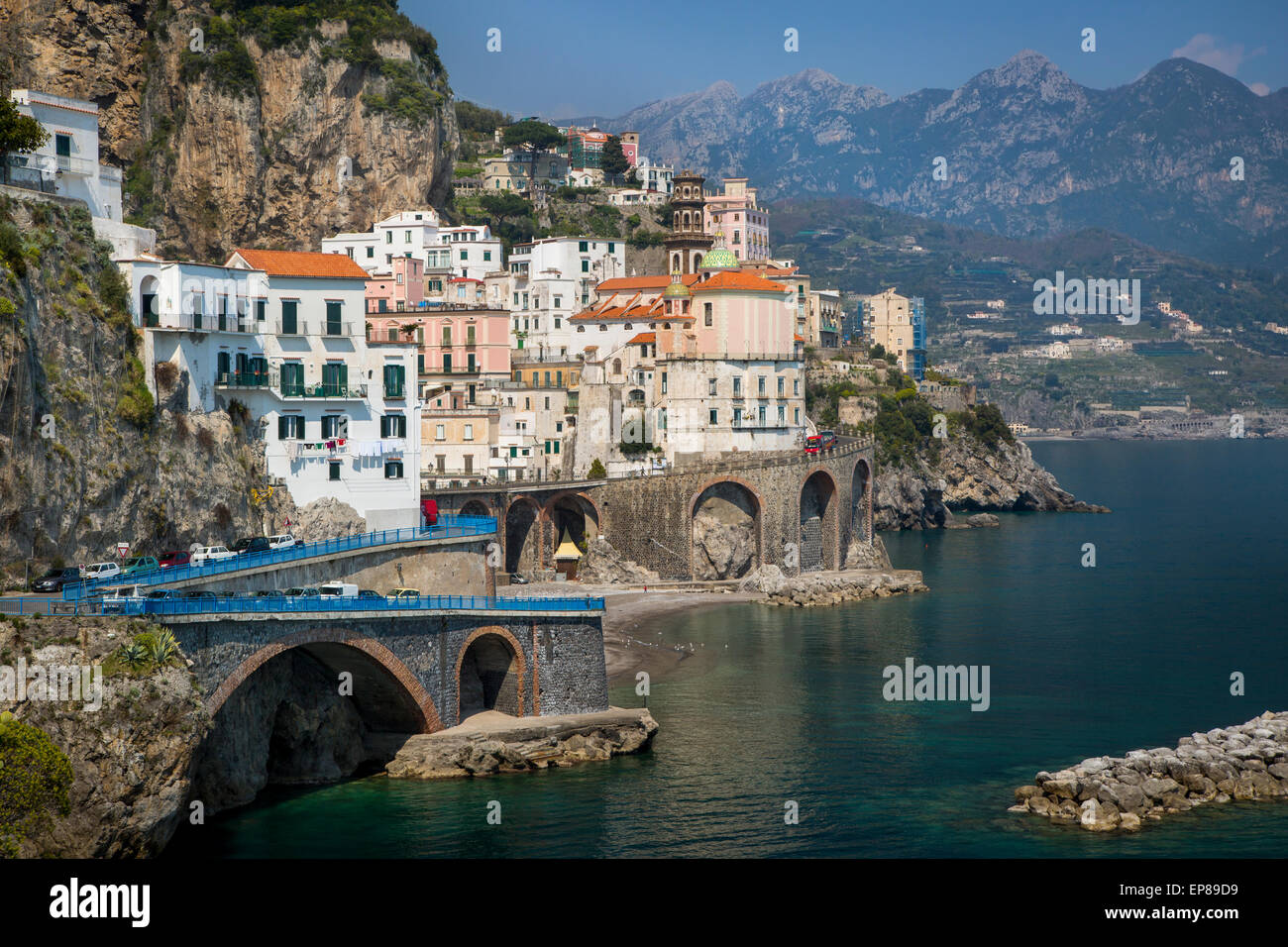 Ville balnéaire de Atrani près d'Amalfi, Campanie, Italie Banque D'Images