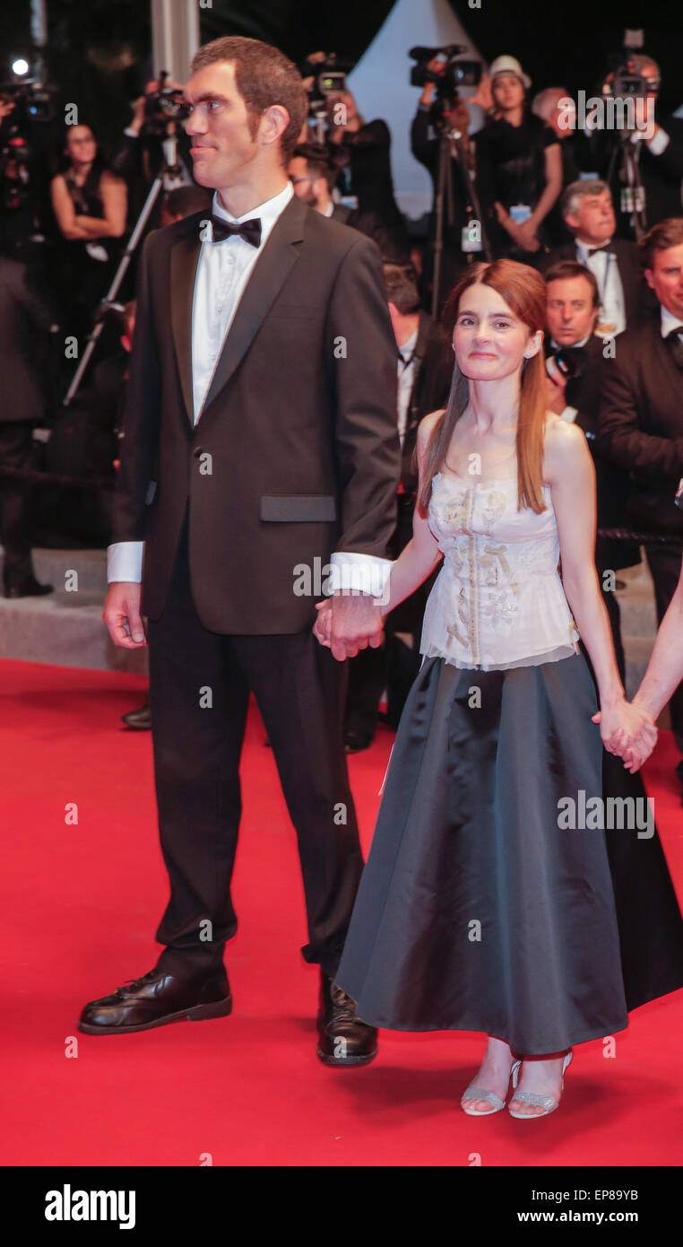 Cannes France 14 Mai 15 Guillaume Delaunay Shirley Henderson Acteurs Histoire De Tales Premiere 68 Eme Festival Du Film De Cannes Cannes France The Village Allstar Credit Photo Library Alamy Live News Cannes France 14 Mai 15 Guillaume Delaunay Shirley Henderson Acteurs Histoire De Tales Premiere 68 Eme Festival Du Film De Cannes Cannes France The Village Allstar Credit Photo Library Alamy Live News
