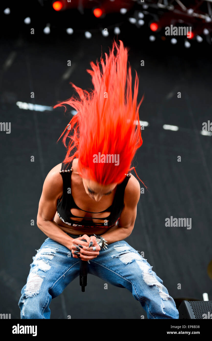 Heidi Berger de la Butcher Babies sur scène à la rébellion de 2015 Carolina. Banque D'Images Heidi Berger de la Butcher Babies sur scène à la rébellion de 2015 Carolina. Banque D'Images