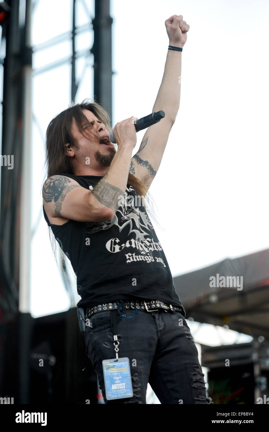 Todd La Torre de Queensryche performing on stage au Monster Energy 2015 Carolina rébellion à Charlotte, Caroline du Nord. Banque D'Images Todd La Torre de Queensryche performing on stage au Monster Energy 2015 Carolina rébellion à Charlotte, Caroline du Nord. Banque D'Images