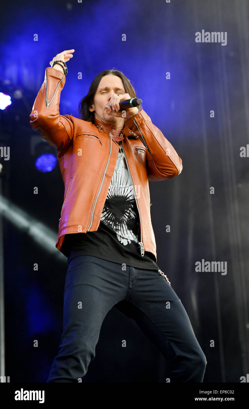 Barre oblique avec Myles Kennedy et les conspirateurs à la 'Monster' 2015 Rébellion Caroline de l'énergie Banque D'Images Barre oblique avec Myles Kennedy et les conspirateurs à la 'Monster' 2015 Rébellion Caroline de l'énergie Banque D'Images