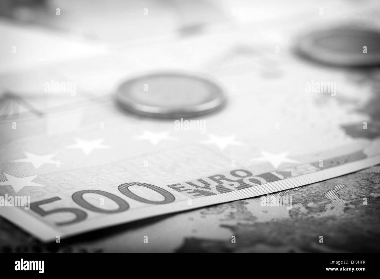 Euro argent : des billets et des pièces Banque D'Images