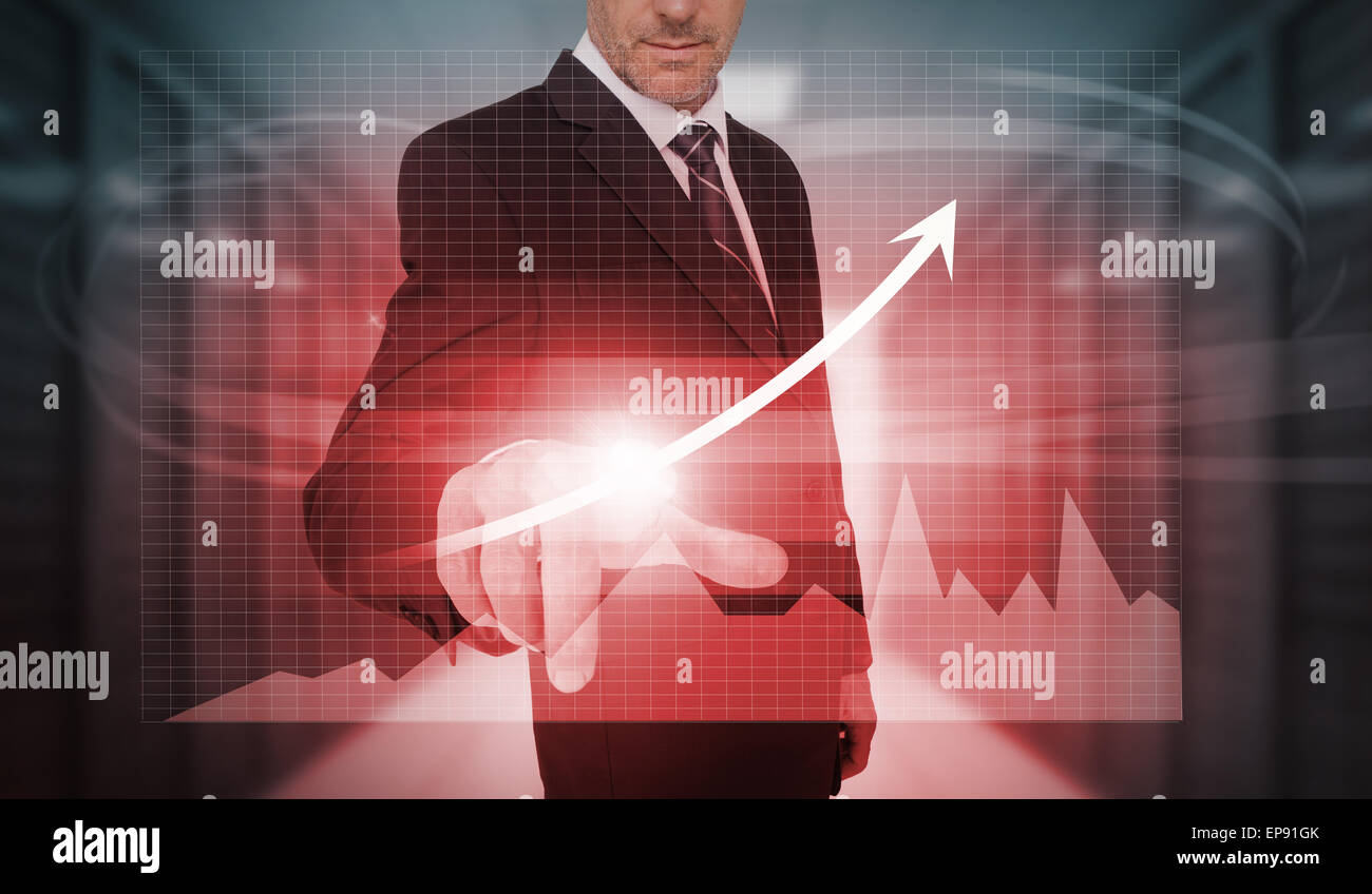 Businessman appuyant sur la croissance et la flèche rouge de l'interface graphique Banque D'Images