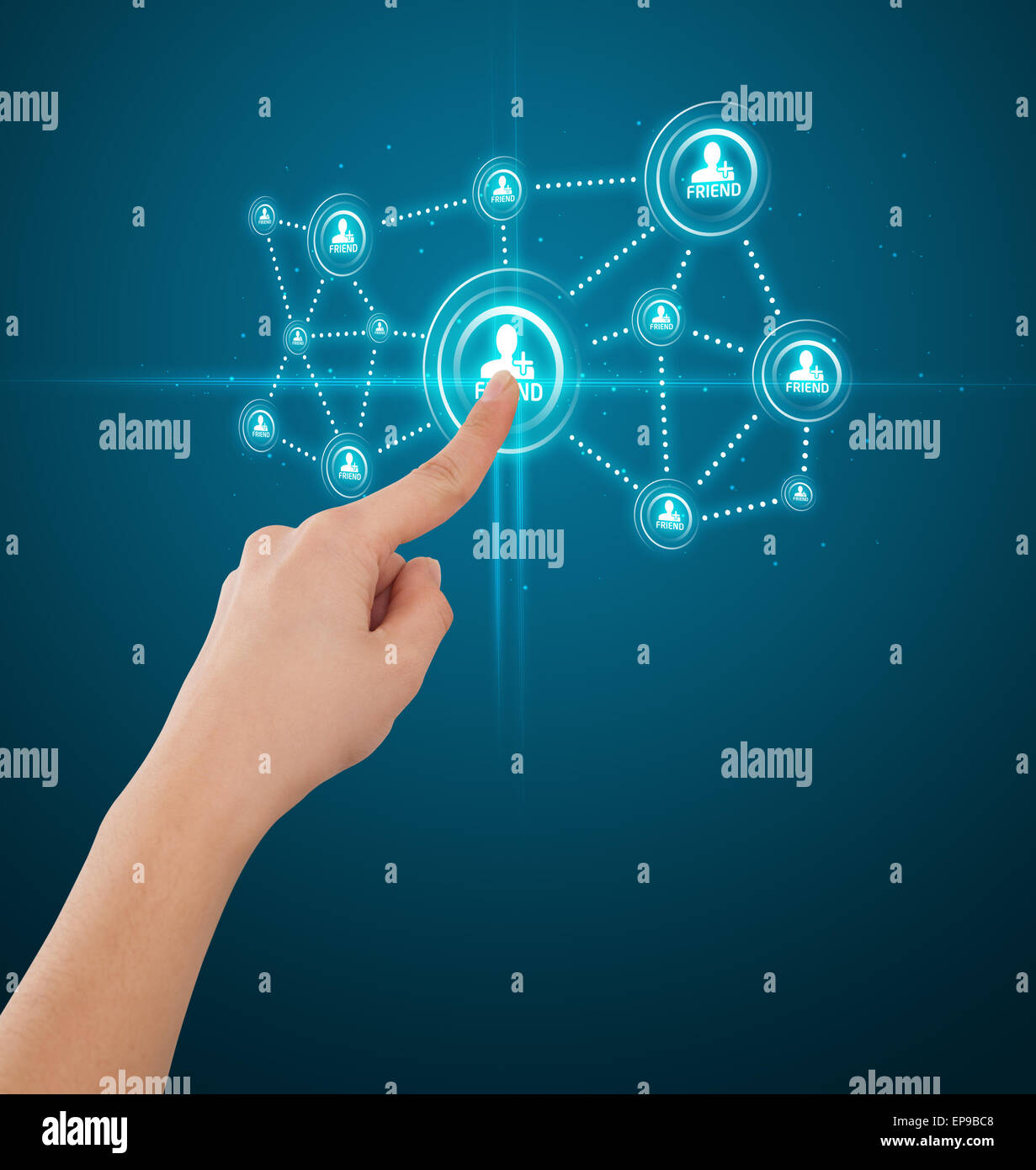 Businessman en appuyant sur les icônes de type social moderne Banque D'Images