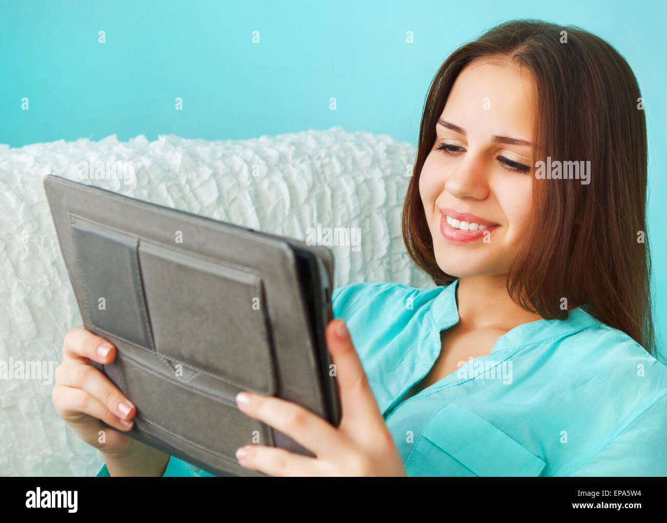 Close up portrait of cute teen girl souriant Banque D'Images