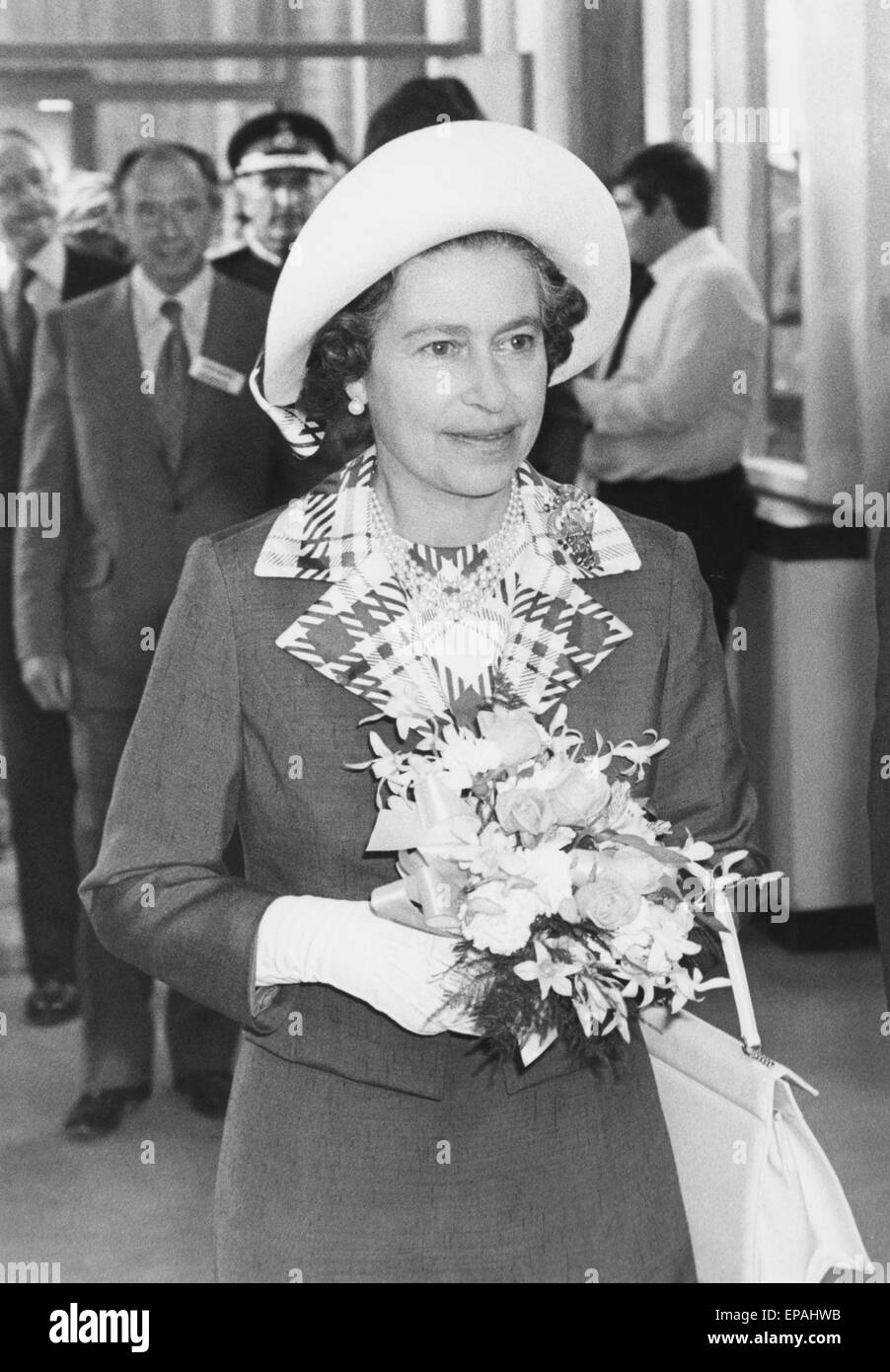 La reine Elizabeth II à l'ouverture du nouveau bureau s'est réuni à Bracknell, 1978 Banque D'Images