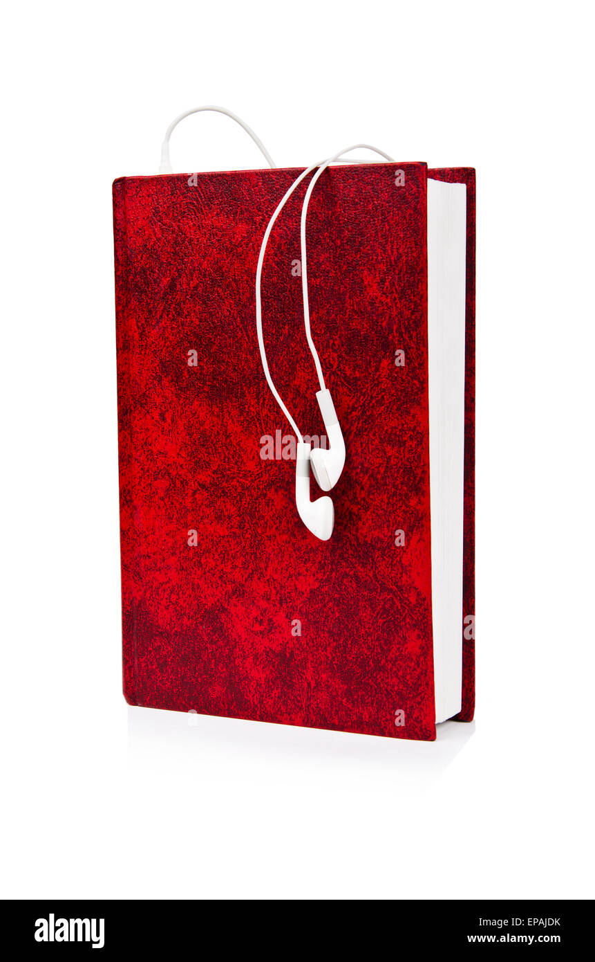 Concept de livres audio avec écouteurs sur white Banque D'Images