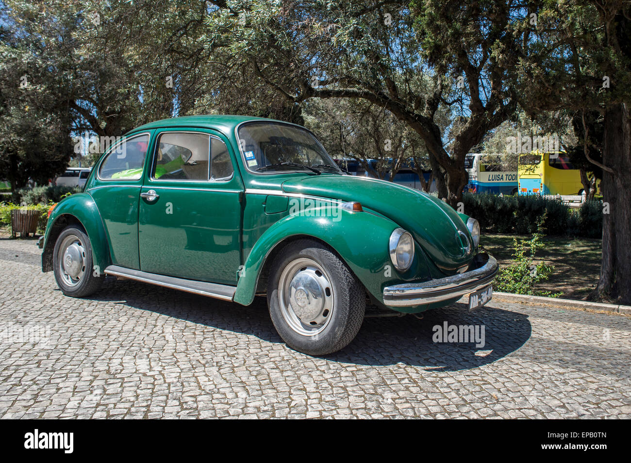 Old Green Beetle Vw Volkswagen Banque De Photographies Et D images old-green-beetle-vw-volkswagen-banque-de-photographies-et-d-images