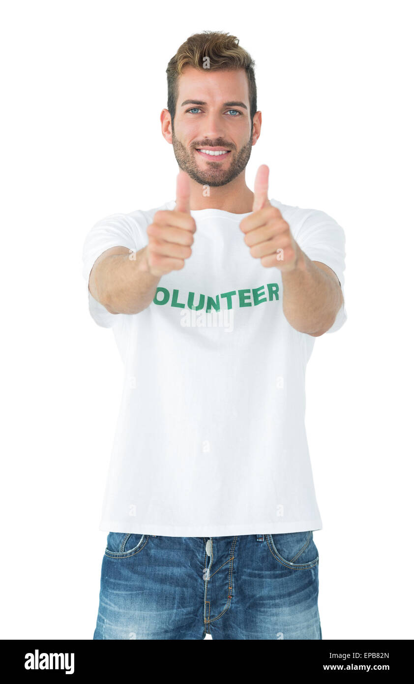 Portrait d'un bénévole masculin heureux gesturing Thumbs up Banque D'Images