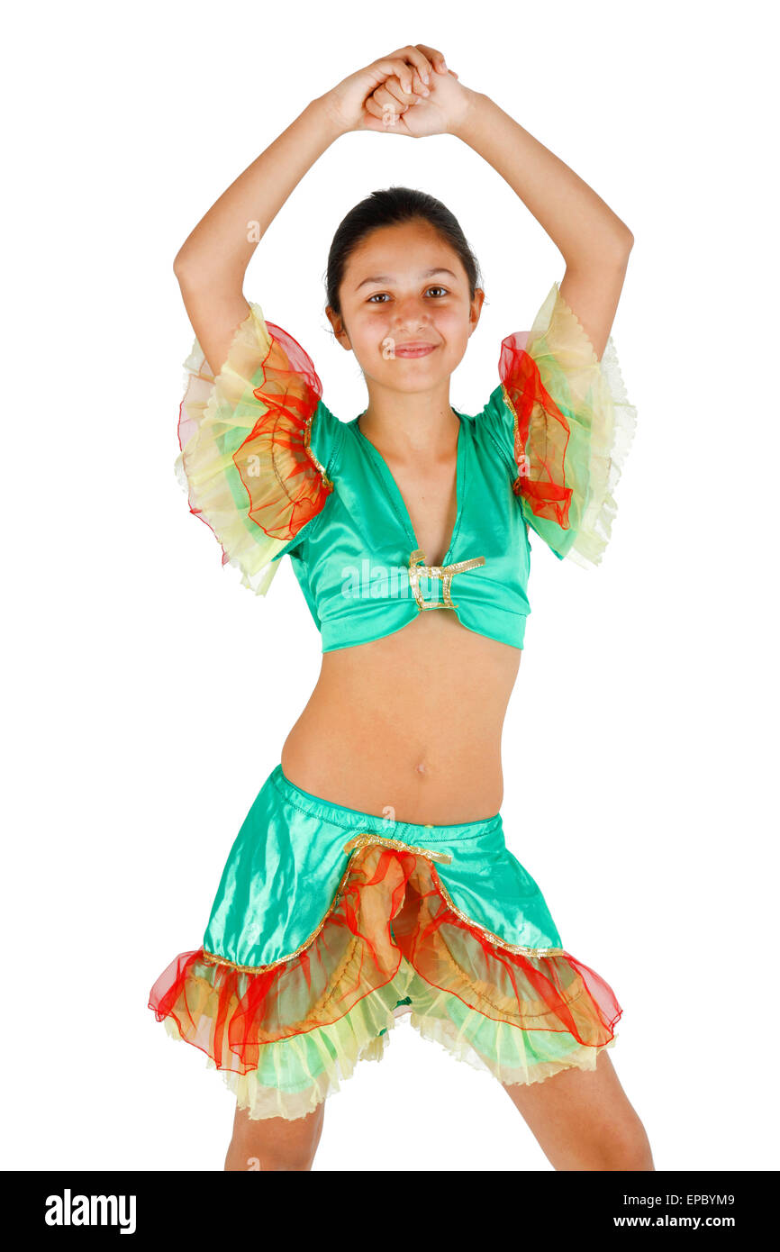 Teenage Girl Dancing with Latin American Clothing sur fond blanc. Banque D'Images