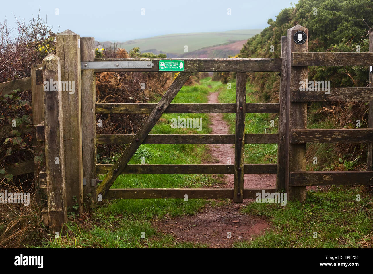 Une barrière le long de la côte du Pembrokeshire, Pays de Galles. Banque D'Images