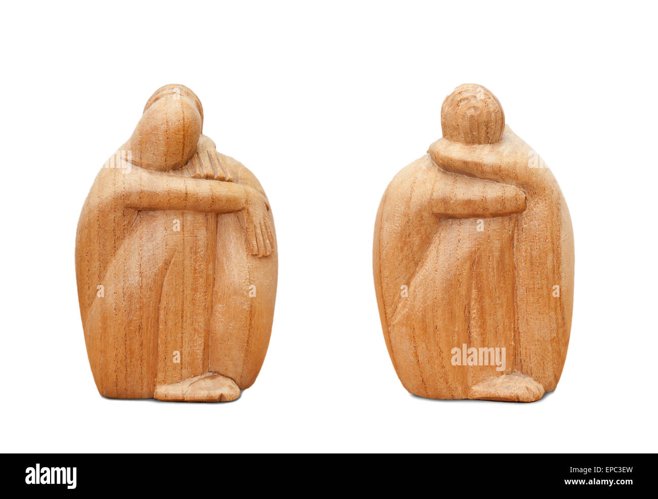 Deux d'Afrique, statuette en bois sur fond blanc. Banque D'Images