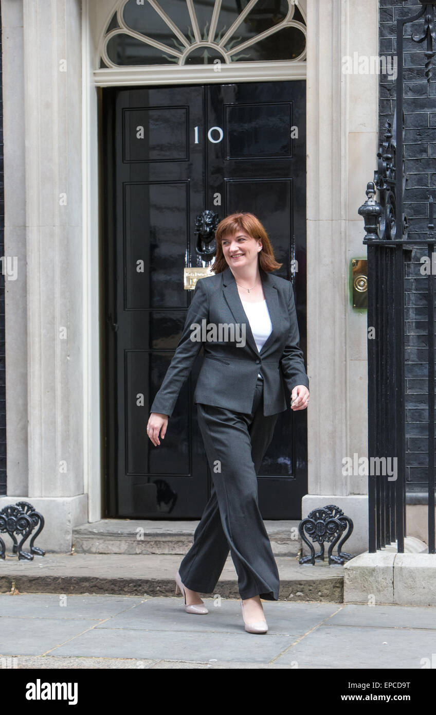 Nicky Morgan,secrétaire d'Etat à l'éducation, au numéro 10 Downing Street pour une réunion du cabinet Banque D'Images