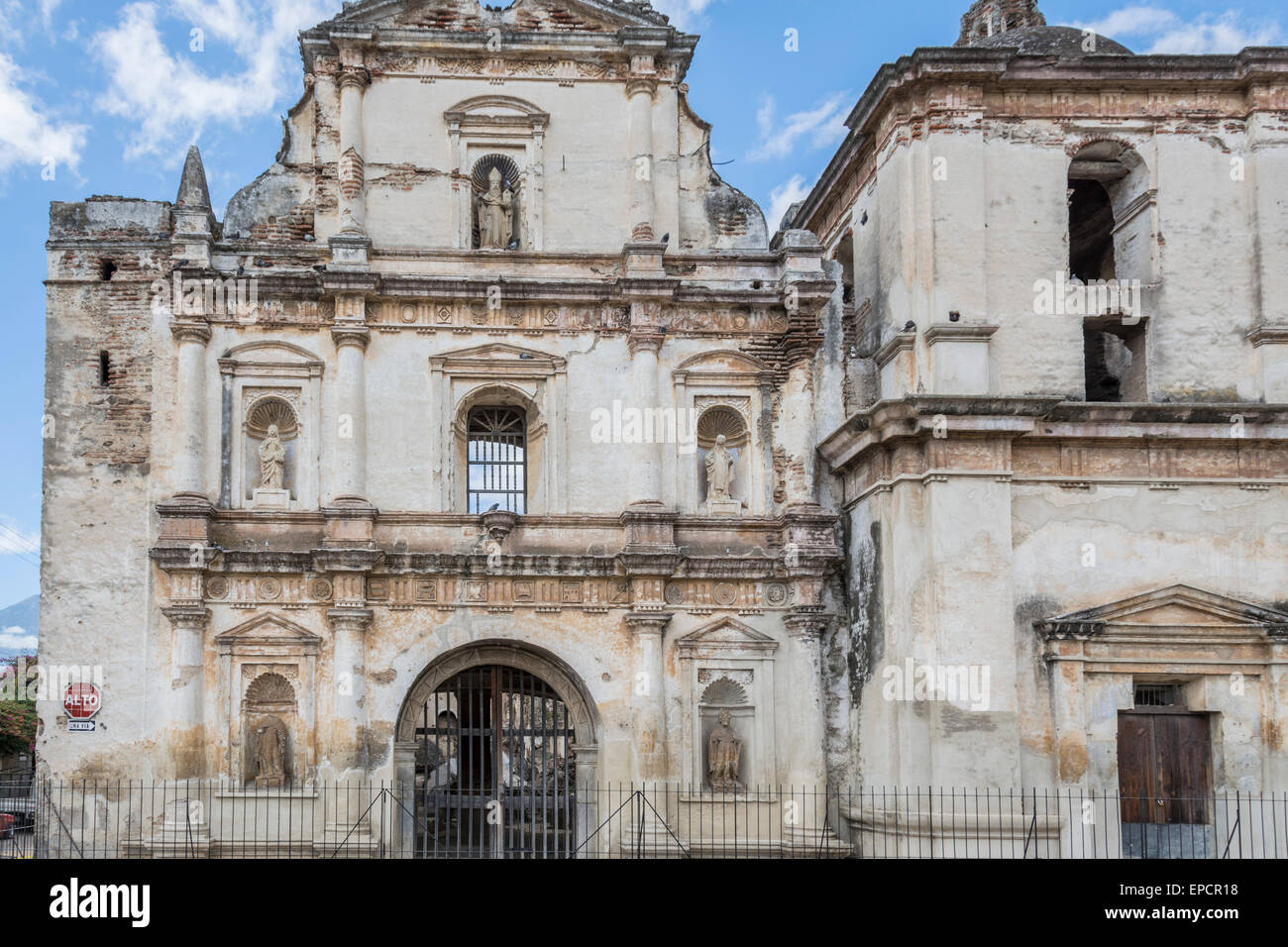 Les ruines du Convento de San Agustin (San Agustin Church) à Antigua Guatemala. Banque D'Images