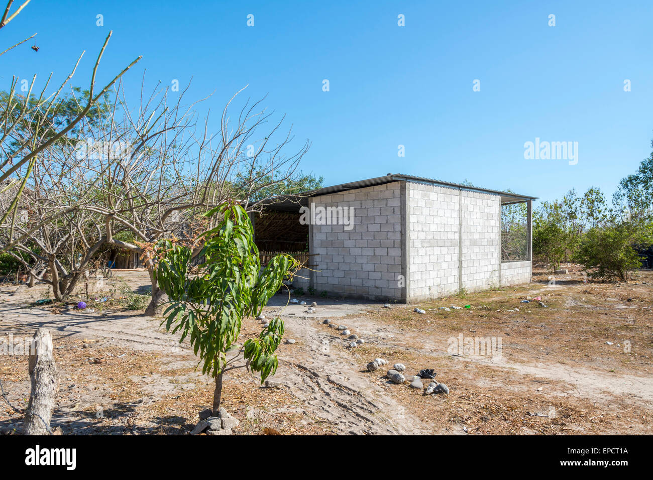 Bloc de ciment chambre pour famille agricole dans une partie reculée du sud du Guatemala Banque D'Images