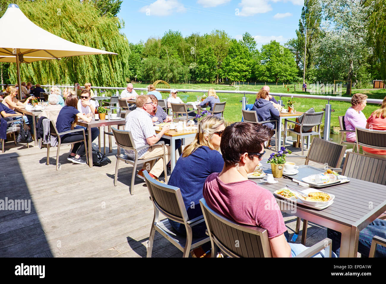 Riverside Cafe à Jordans Mill Holme Mills Langford Road près de balai Biggleswade UK Bedfordshire Banque D'Images